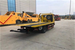 赫章非事故拖车